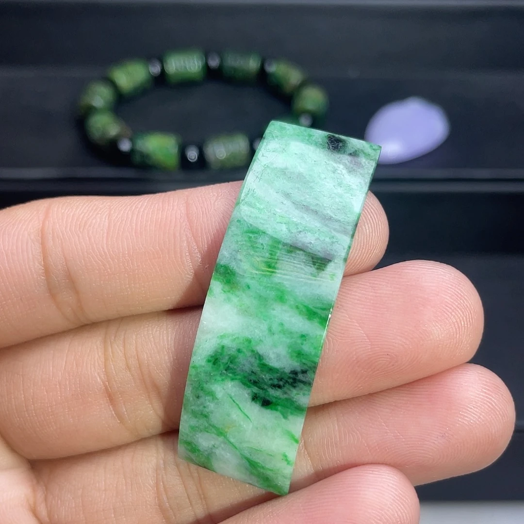 翡翠未镶嵌手绳手绳