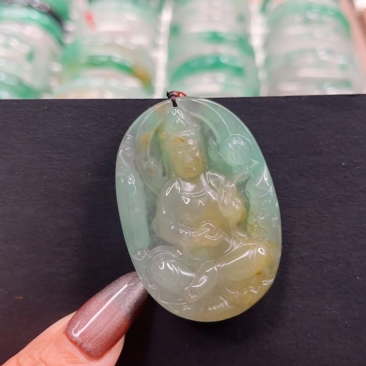颈饰未镶嵌石英质玉