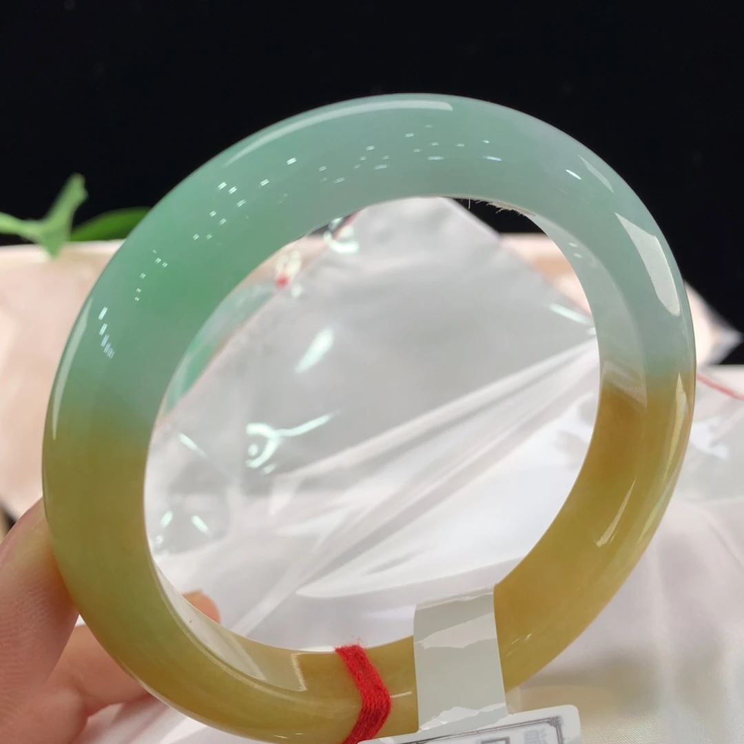 翡翠未镶嵌手镯0413
