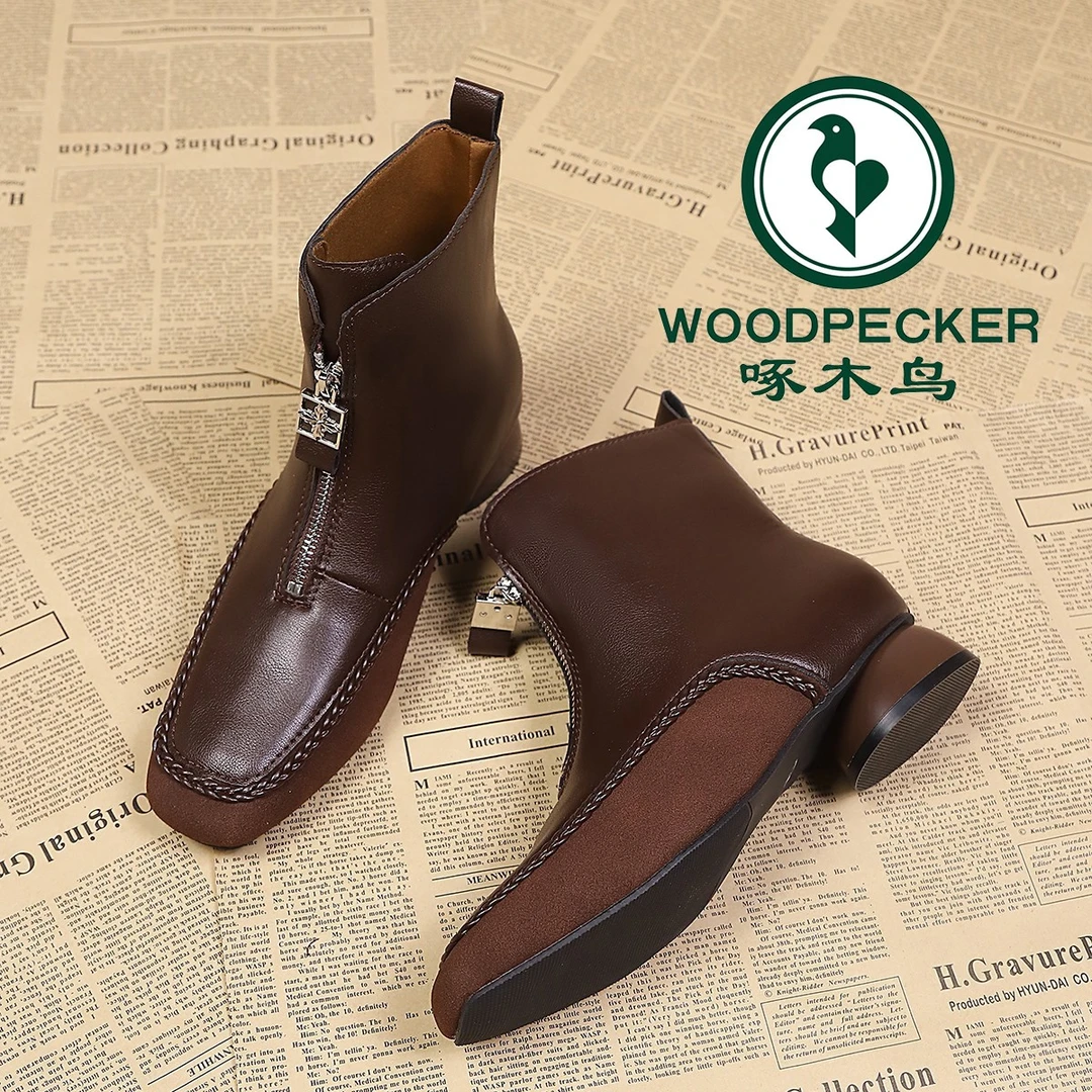 啄木鸟软皮拼接前拉链粗跟短靴女2025年冬季新款方头中跟马丁靴