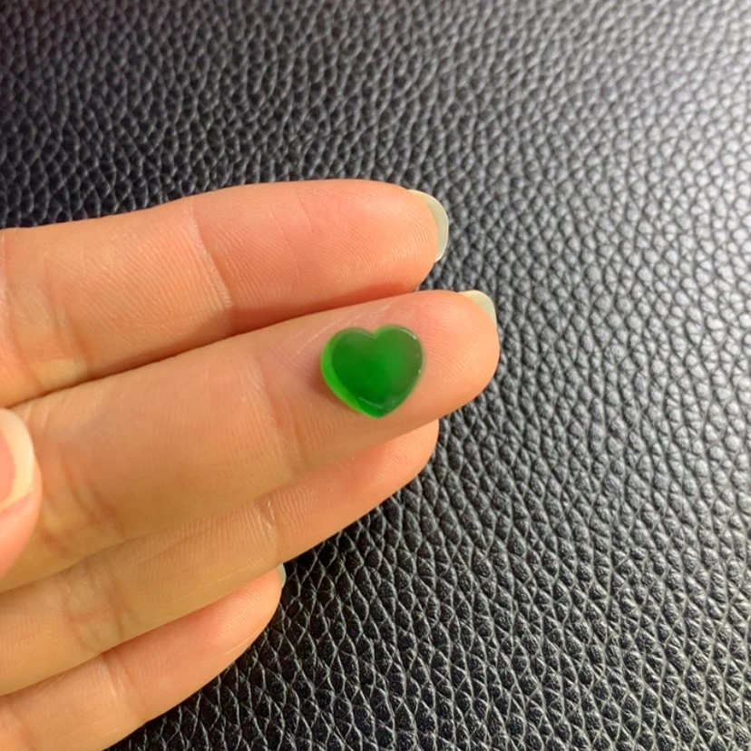 【闪购商品】翡翠吊坠(不含链)未镶嵌