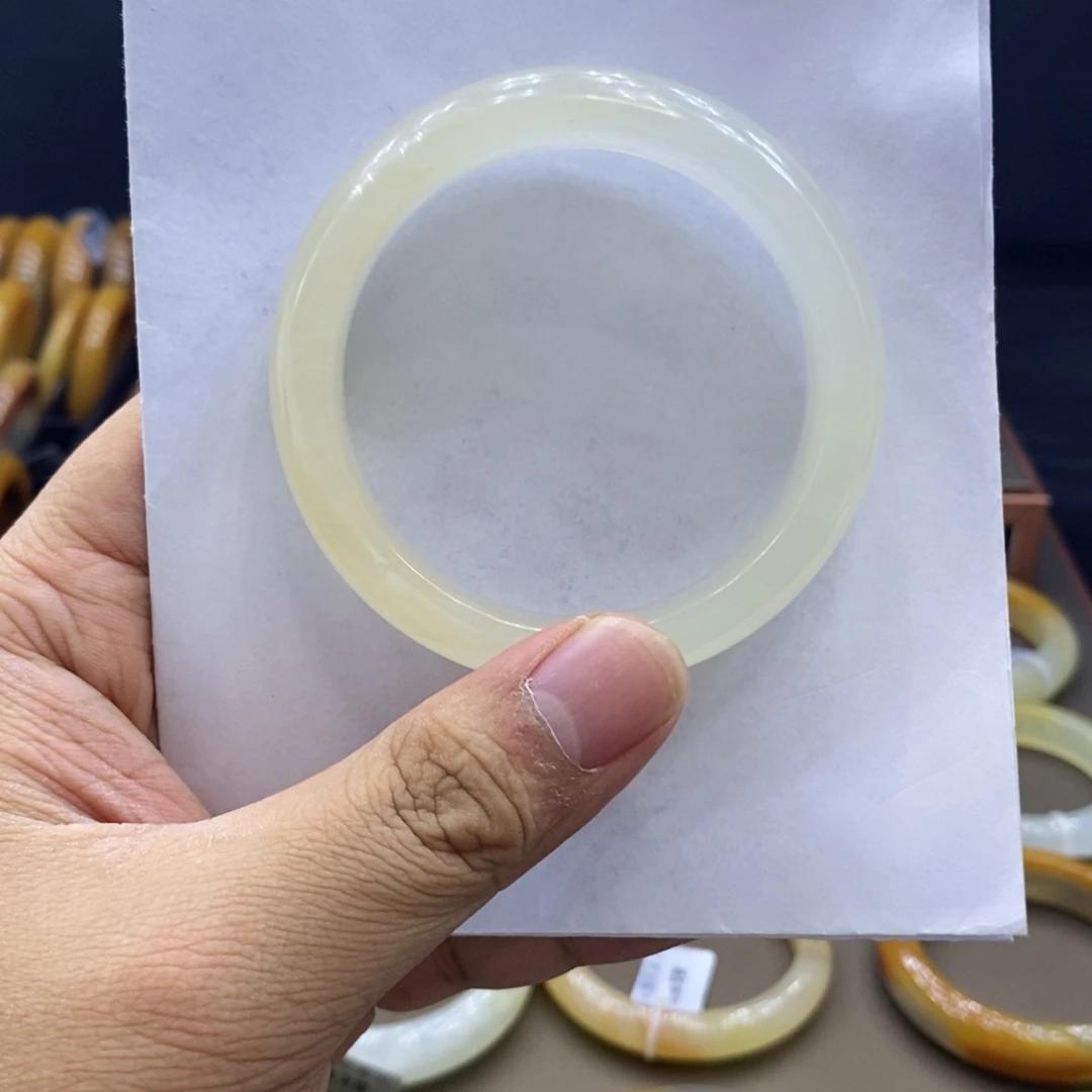 石英质玉（黄龙玉）未镶嵌手镯