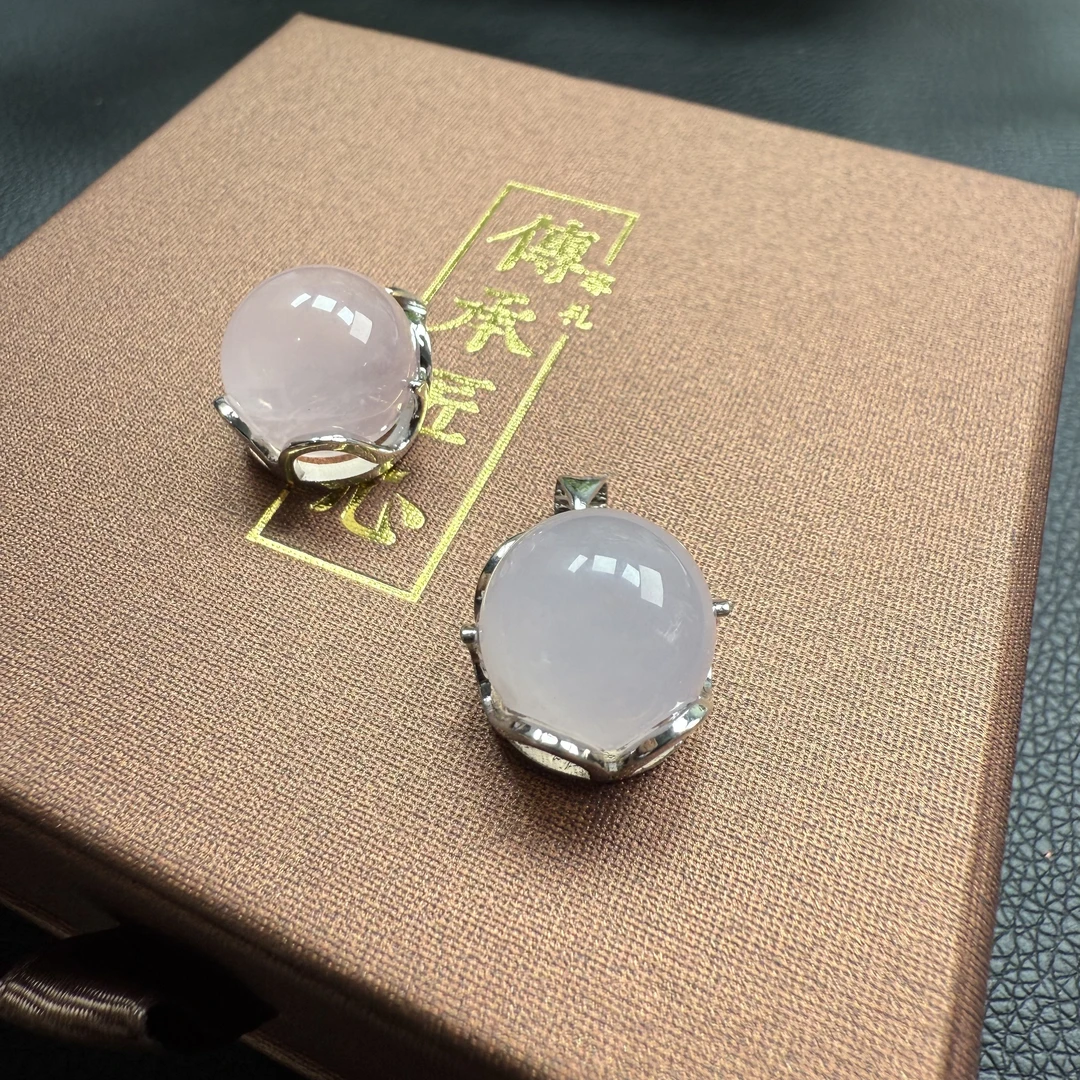 天然粉水晶吊坠-Y111多样性发其一