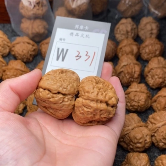 吊坠桃核纯**?我是第一百40