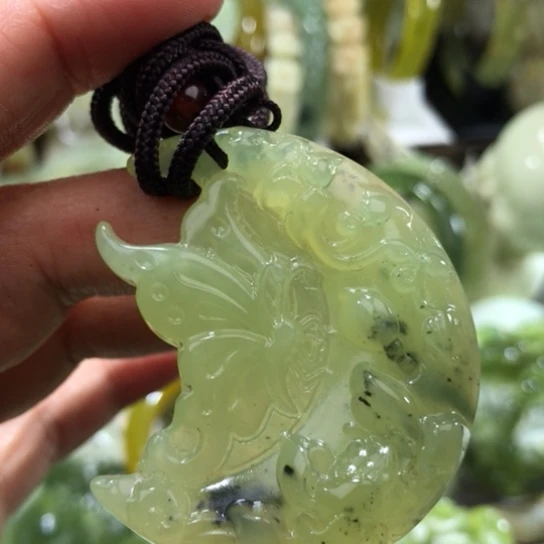 岫玉未镶嵌手把吊坠