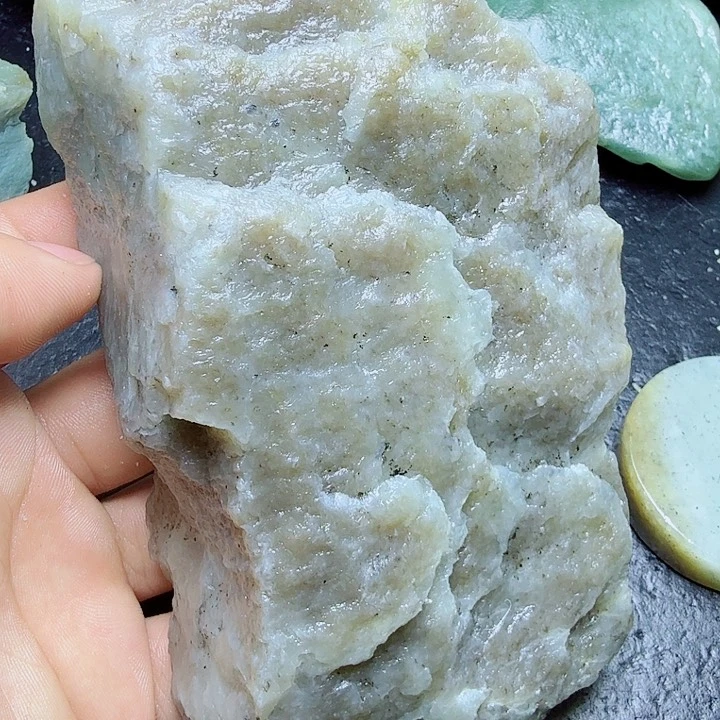 和田玉（糖玉）未镶嵌珠宝奇石