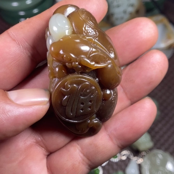 未镶嵌和田玉（糖玉）挂件