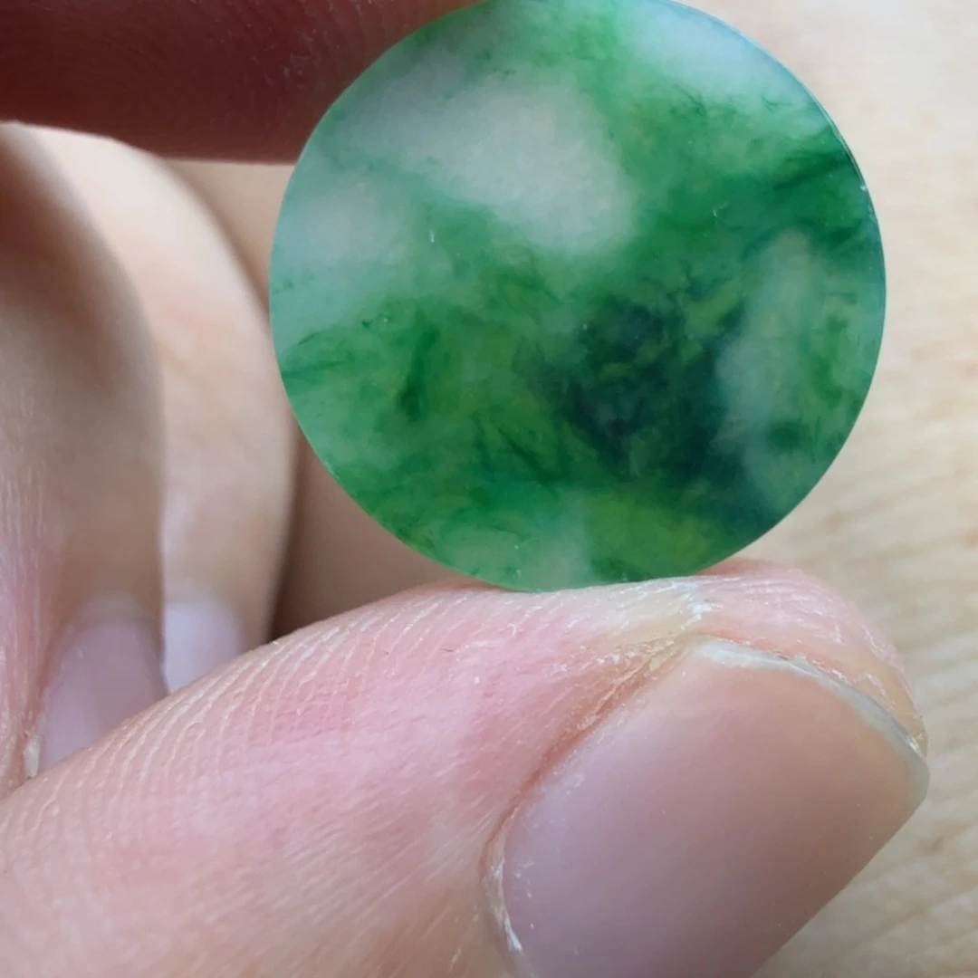 翡翠未镶嵌颈饰49