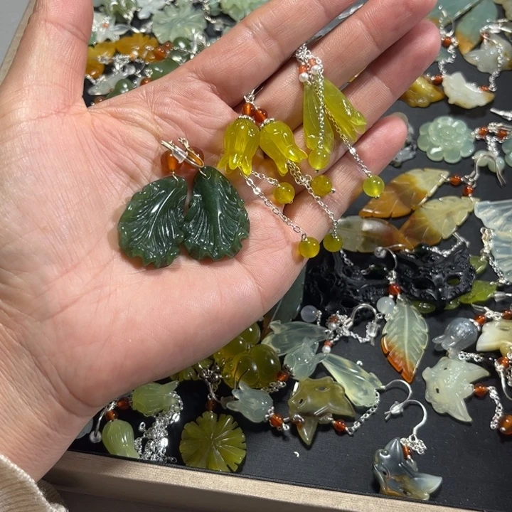 蛇纹石玉耳饰未镶嵌