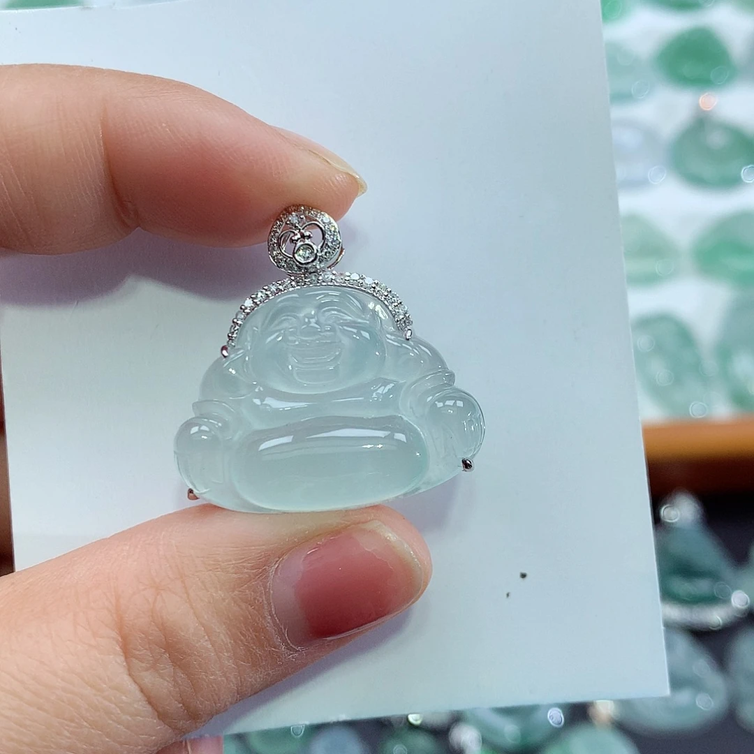 翡翠18K金镶嵌颈饰佛公