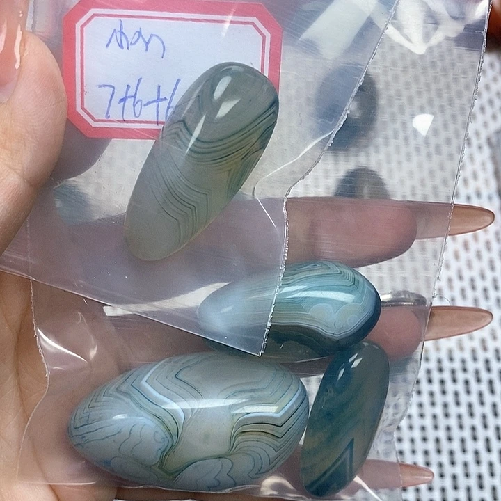 小***M玛瑙/玉髓挂件未镶嵌
