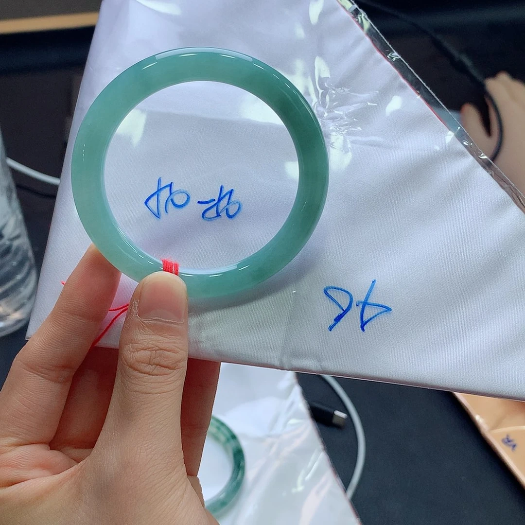 翡翠未镶嵌手镯买断