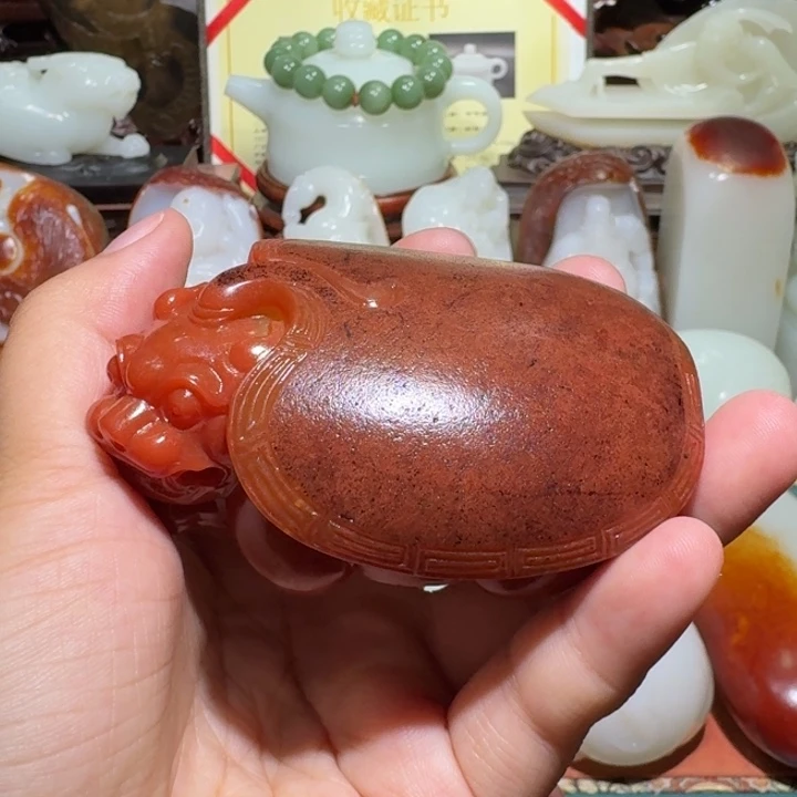 和田玉未镶嵌把件