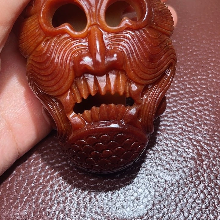 大***灿和田玉未镶嵌颈饰