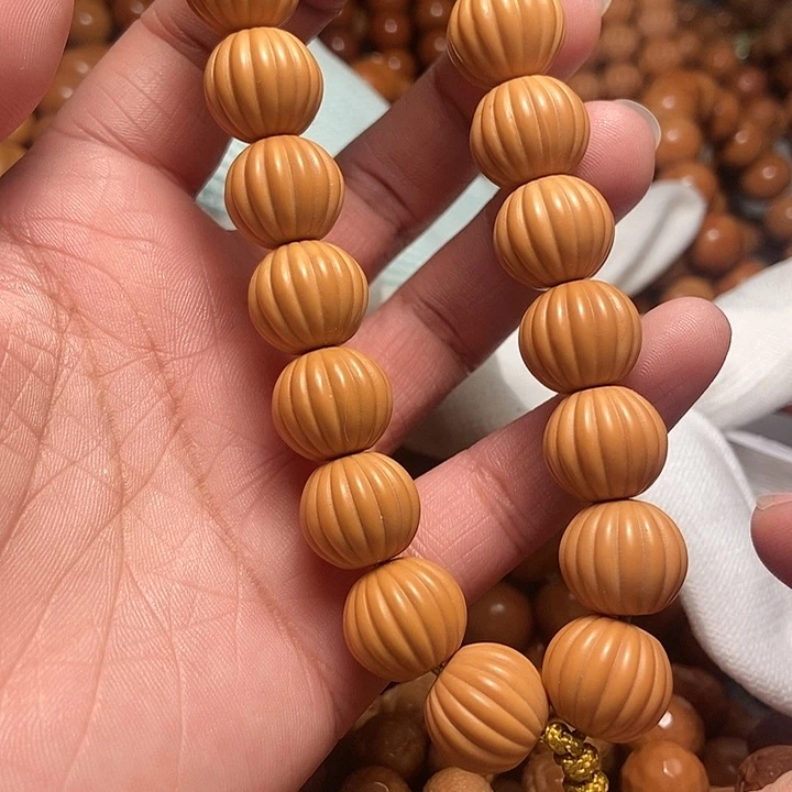 猴头核桃手串手持