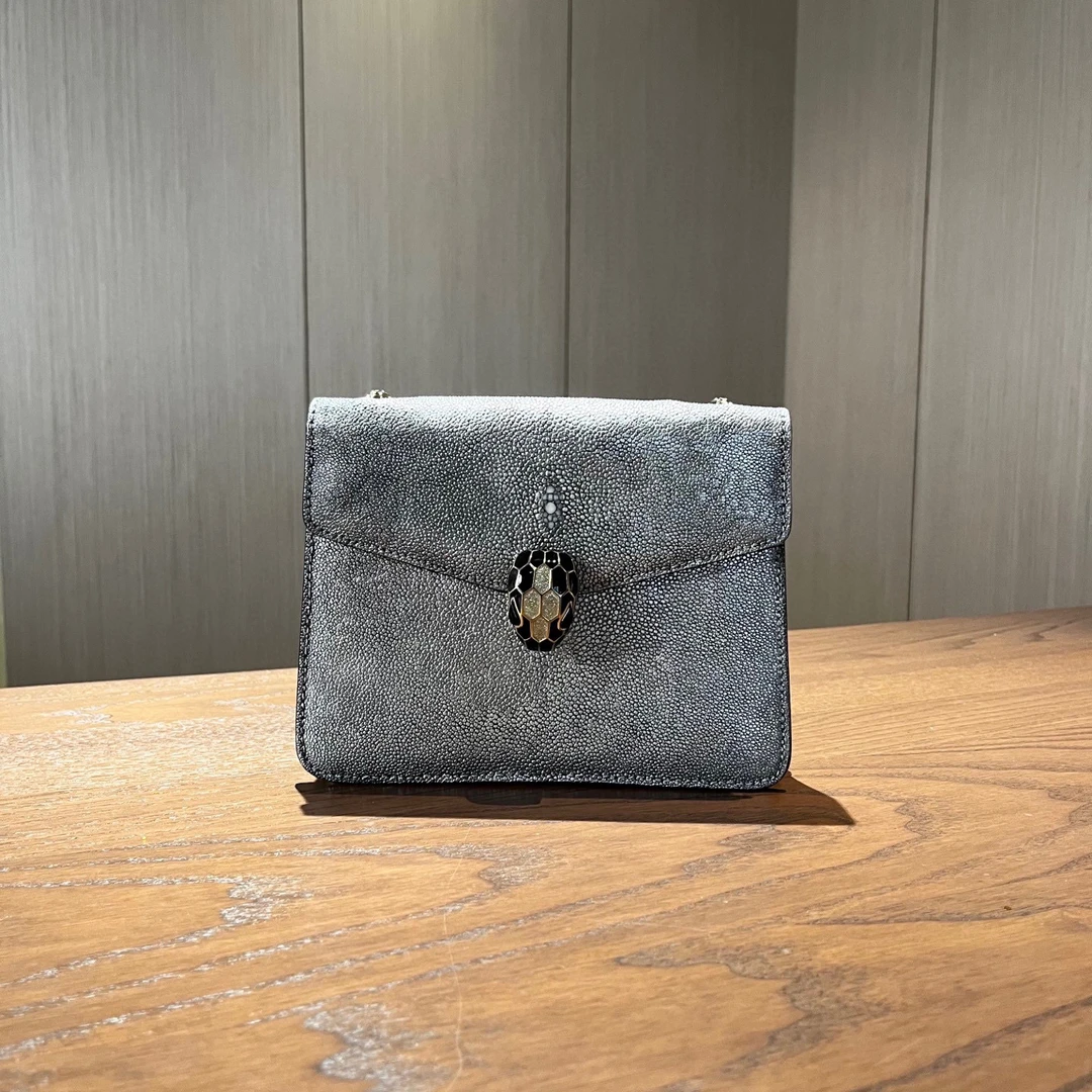 99新 BVLGARI/宝格丽 Bvlgari宝格丽 蛇头链条包 尺寸20×15 yz