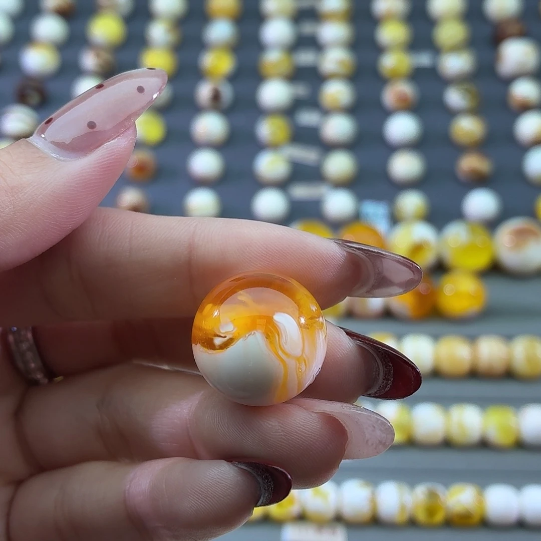 诉***风琥珀未镶嵌裸石蜜蜡