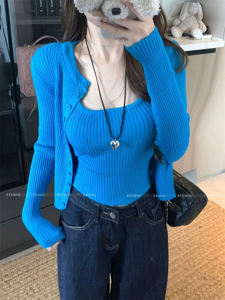 韩系穿搭蓝色针织小开衫吊带两件套女早秋季新款chic辣妹短款上衣