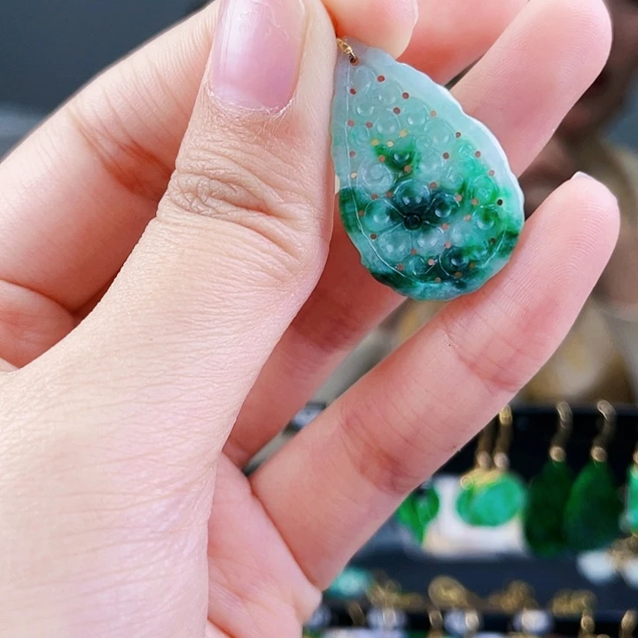 翡翠颈饰18K金镶嵌饰品