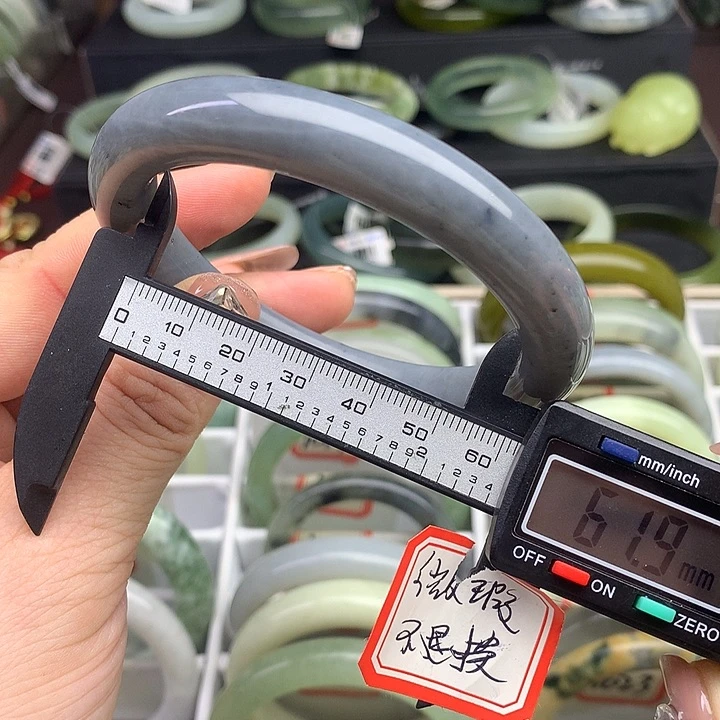 蛇纹石玉手镯未镶嵌1007