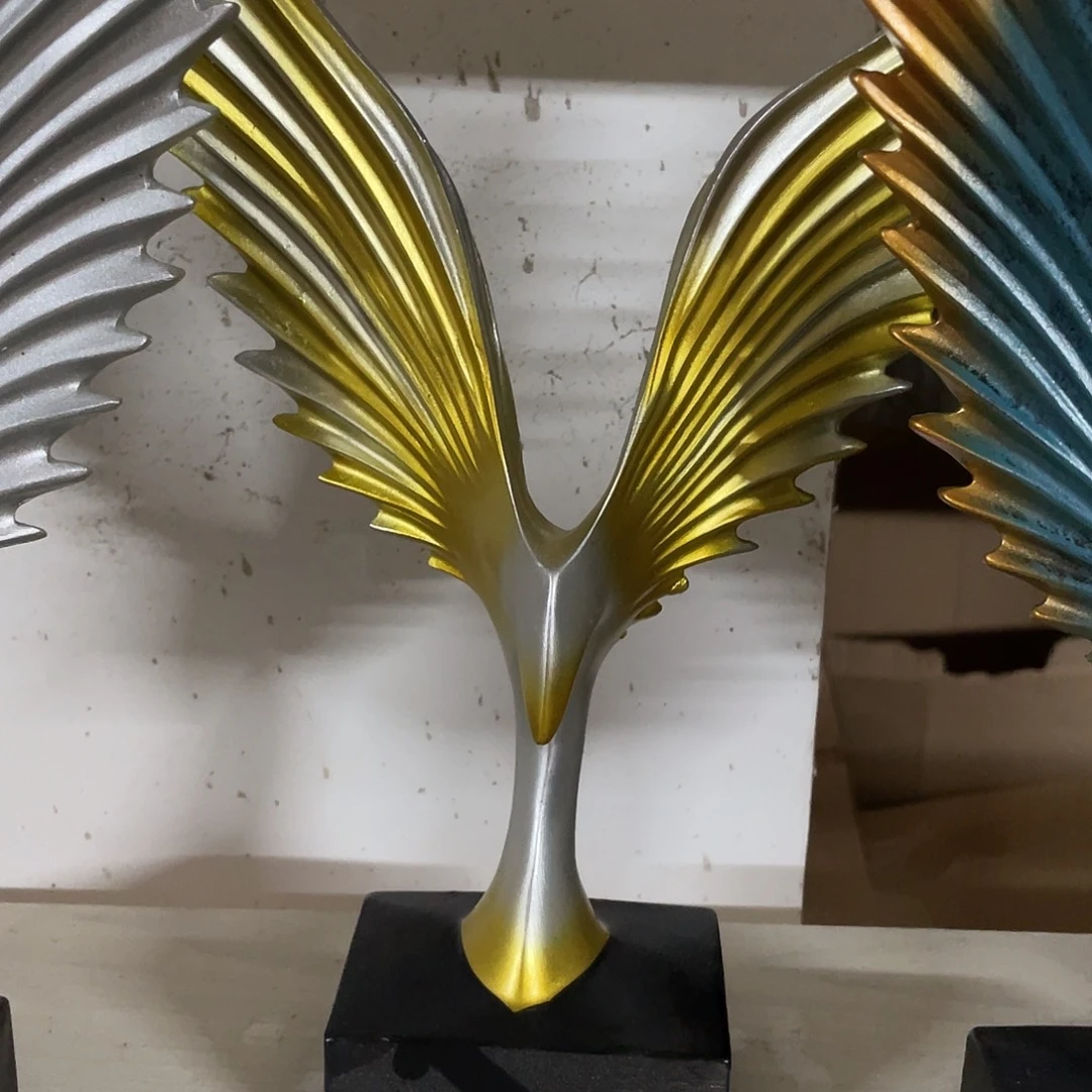 树脂金色大鹏展翅1111