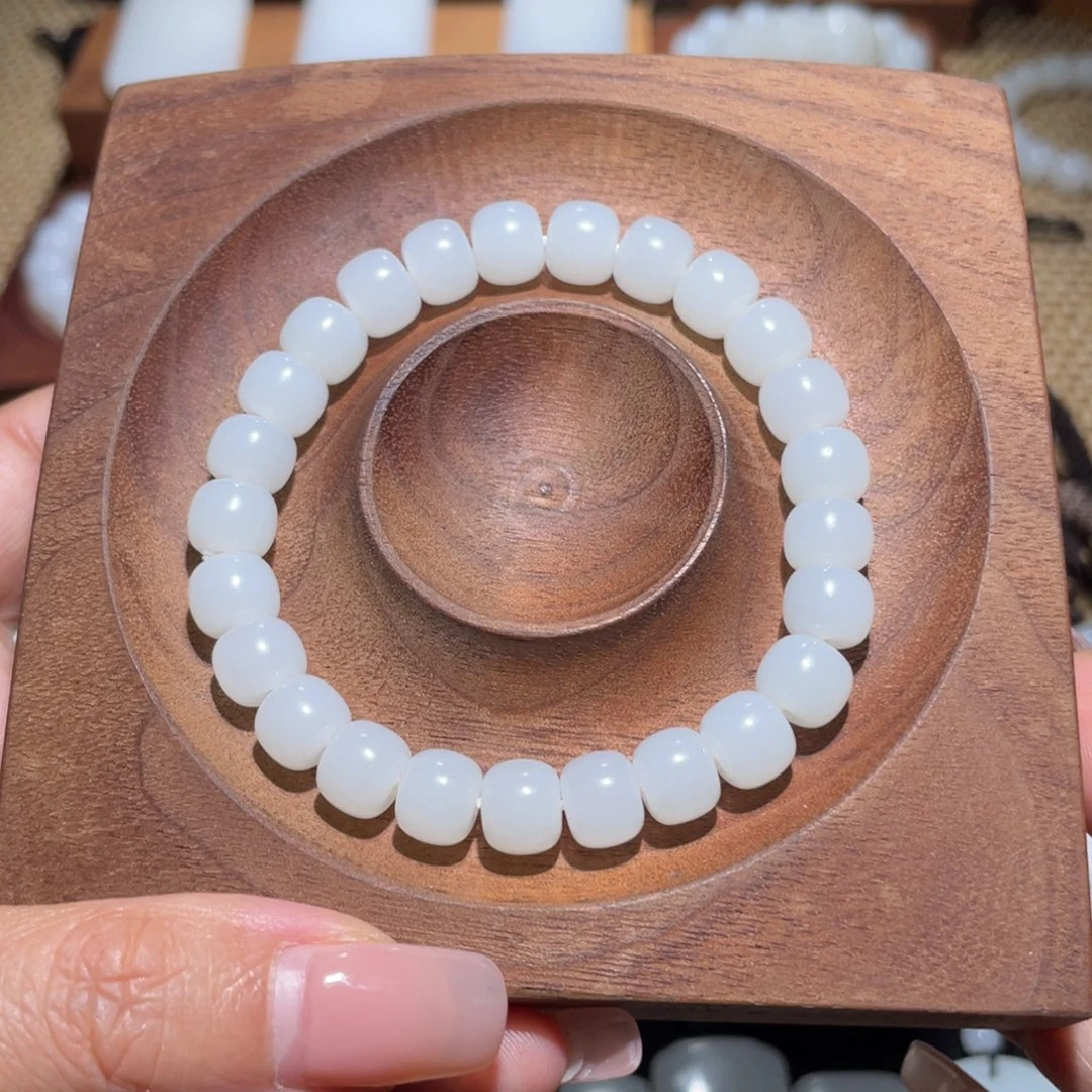 未镶嵌手链和田玉卡8