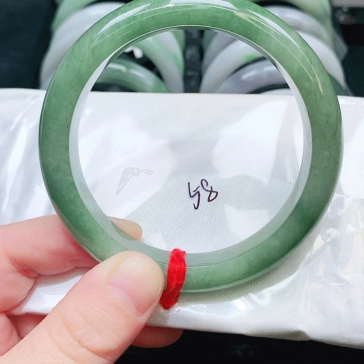 翡翠未镶嵌手镯191