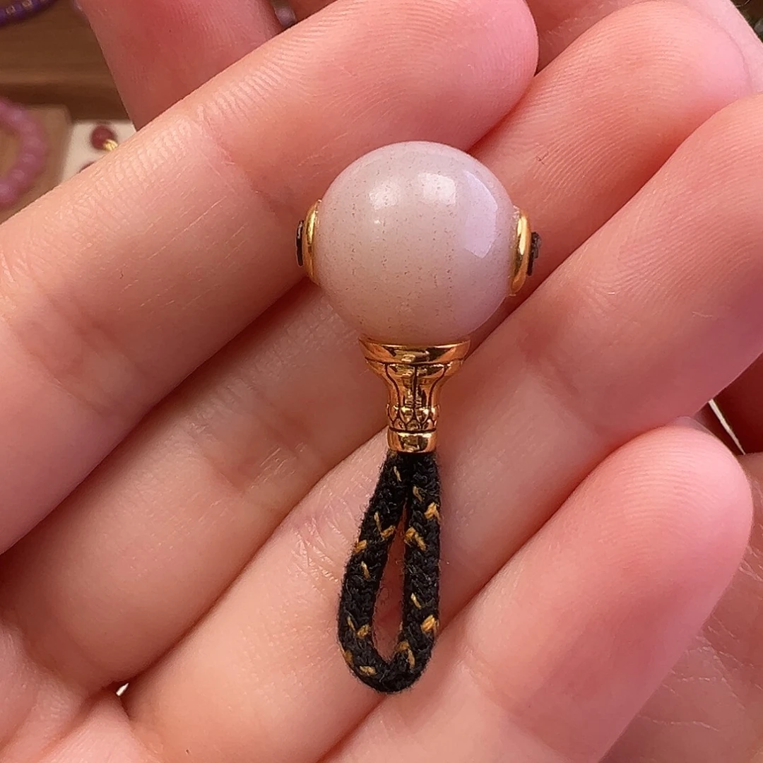 顾***。玛瑙/玉髓配饰18K金镶嵌