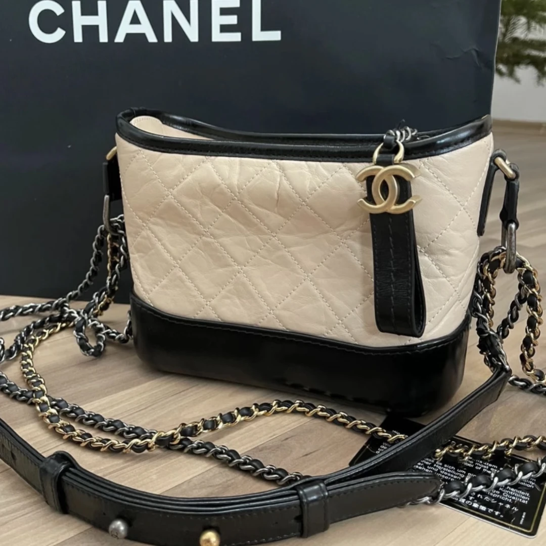 95新 Chanel/香奈儿 米黑流浪小号链条包 27开无卡 zj 9318