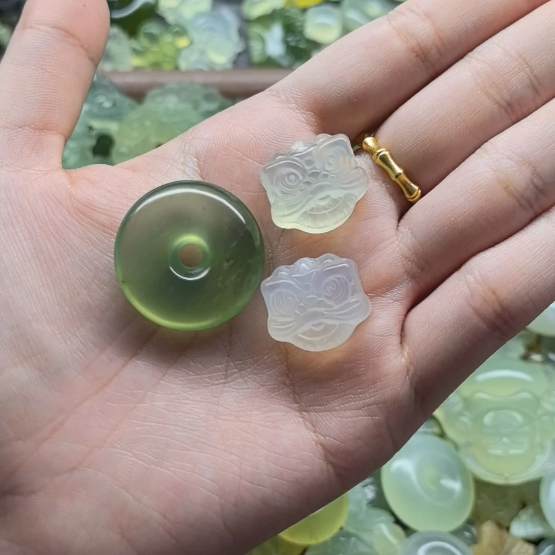 合金蛇纹石玉颈饰