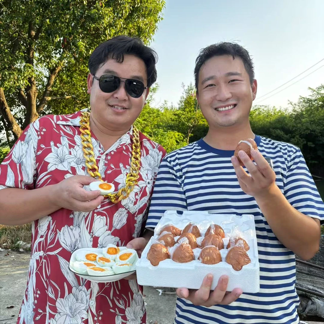 湖北农家散养正宗红心生咸鸭蛋五香红泥腌制鸭蛋咸蛋