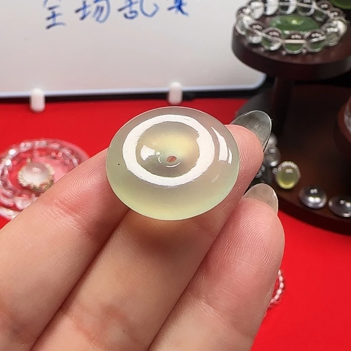 未镶嵌蛇纹石玉颈饰平安扣