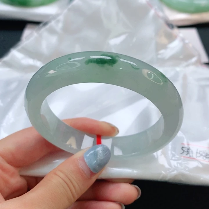 翡翠手镯未镶嵌翡翠手镯53