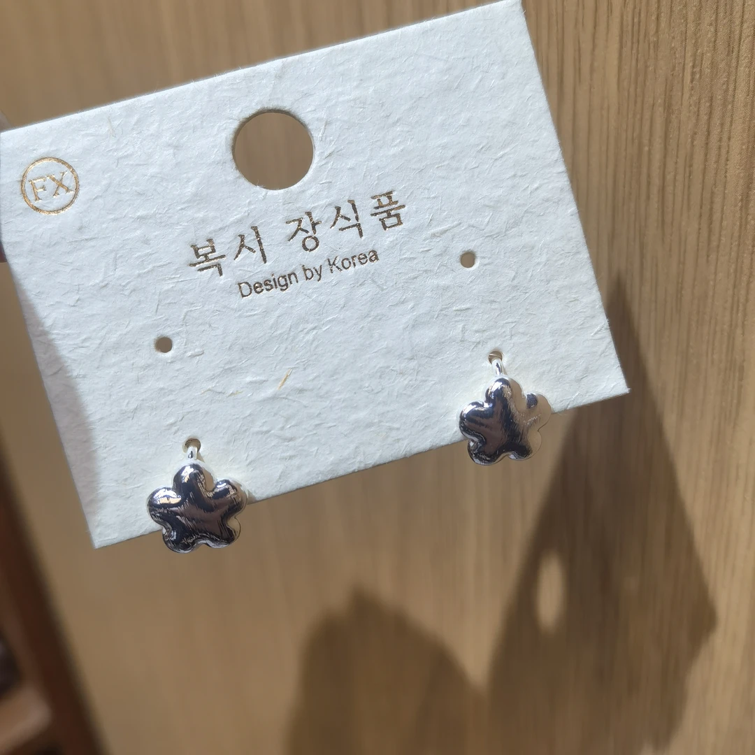 C220银色花花耳扣款耳饰