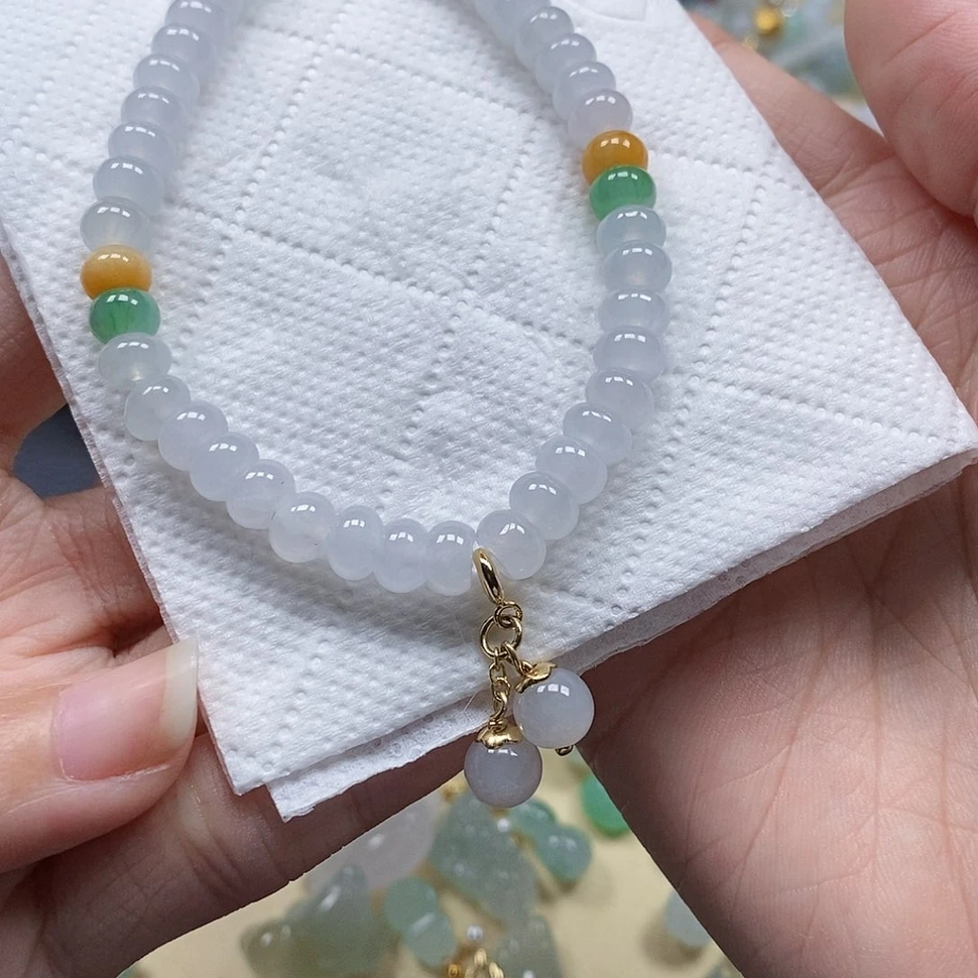 翡翠颈饰未镶嵌闪