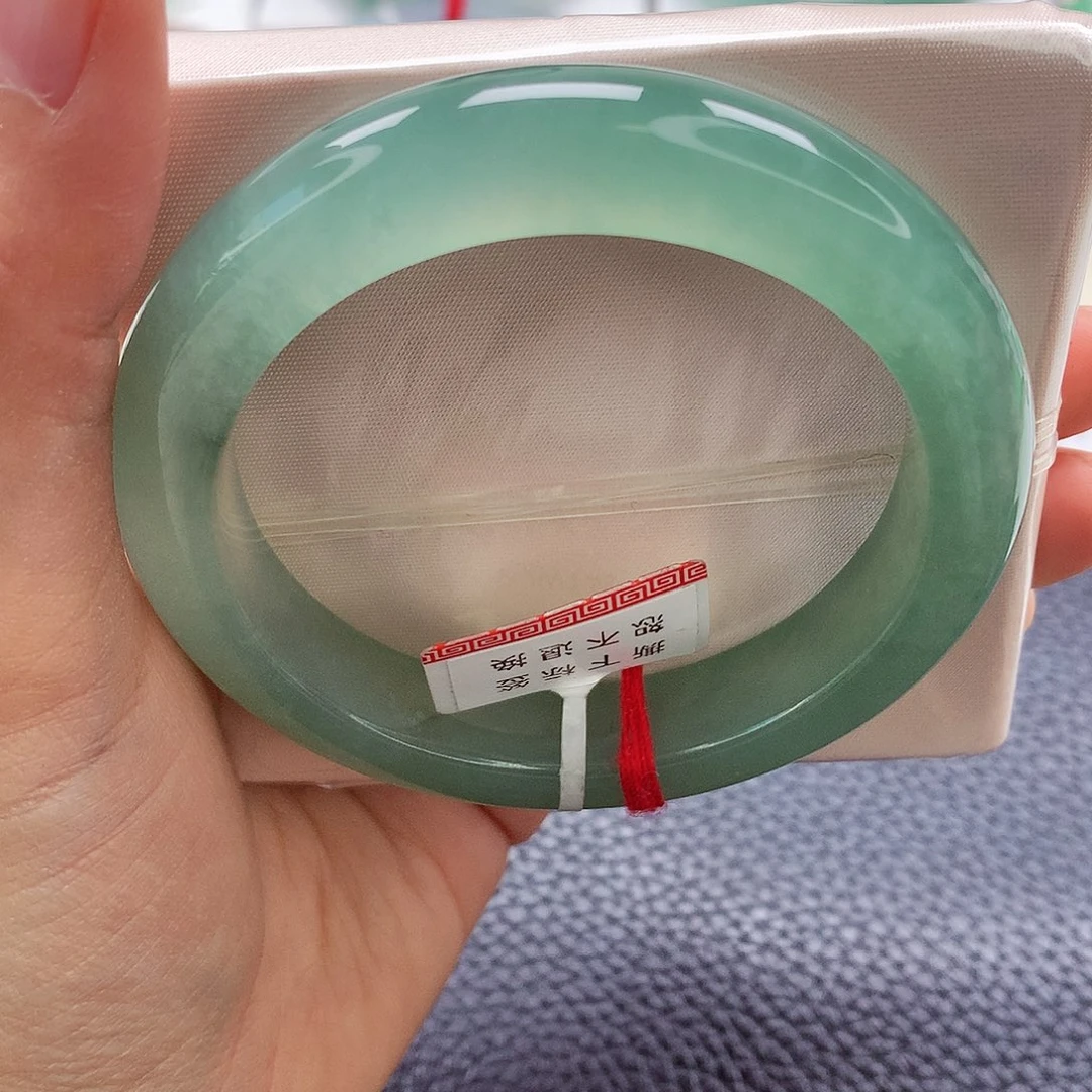 翡翠手镯未镶嵌53.8冰绿