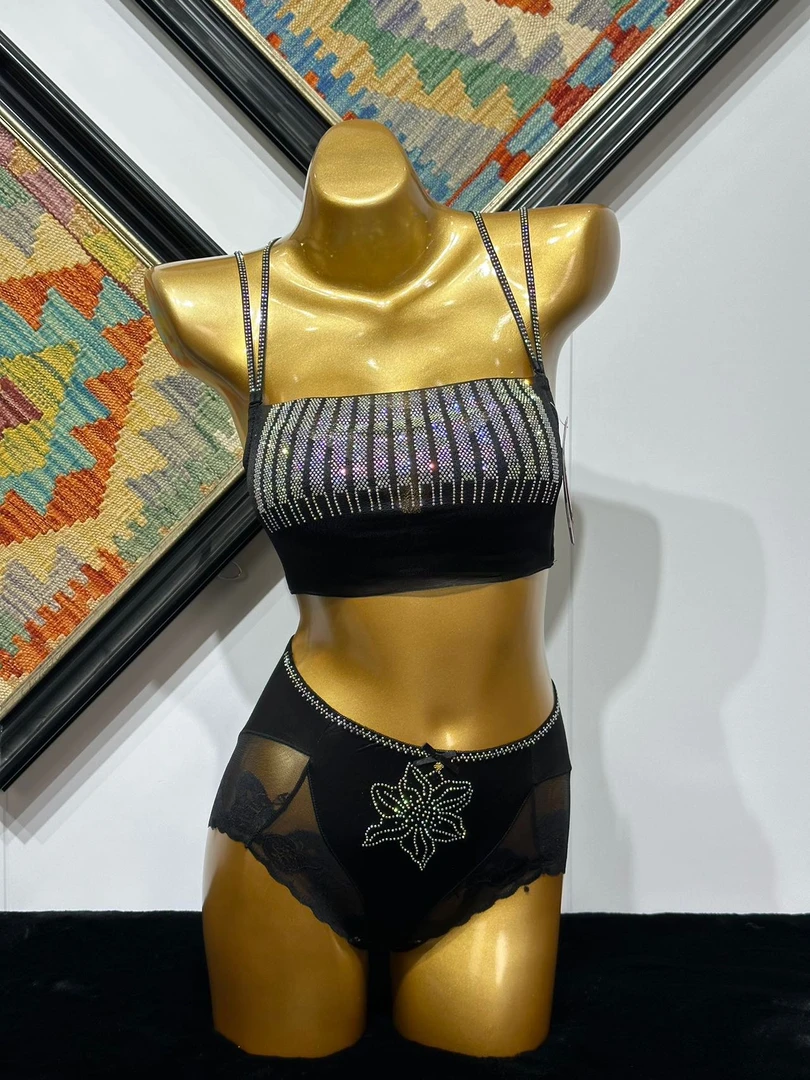 xarifa经典款文胸套装烫钻抹胸百搭美背性感聚拢8901