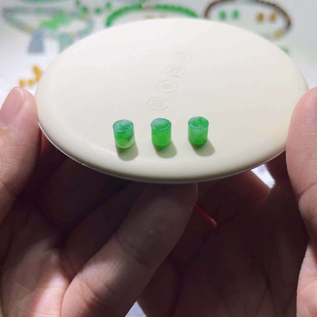 散珠翡翠多样性发一颗