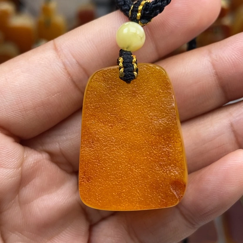 【闪购商品】琥珀颈饰未镶嵌