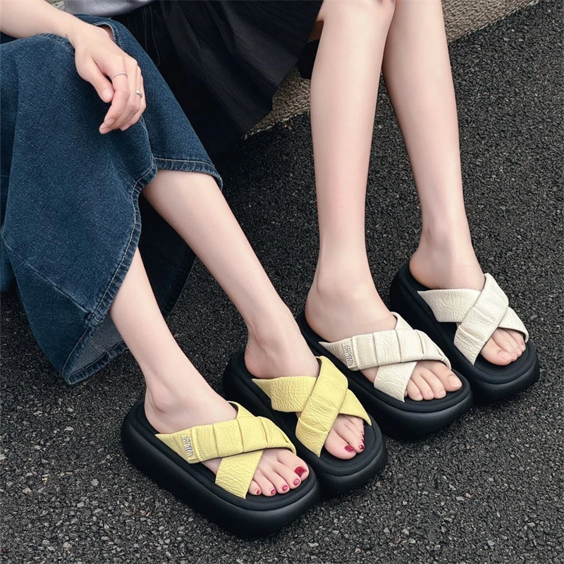 潮流百搭夏季外穿2025新款网红百搭海边沙滩罗马一字拖鞋女