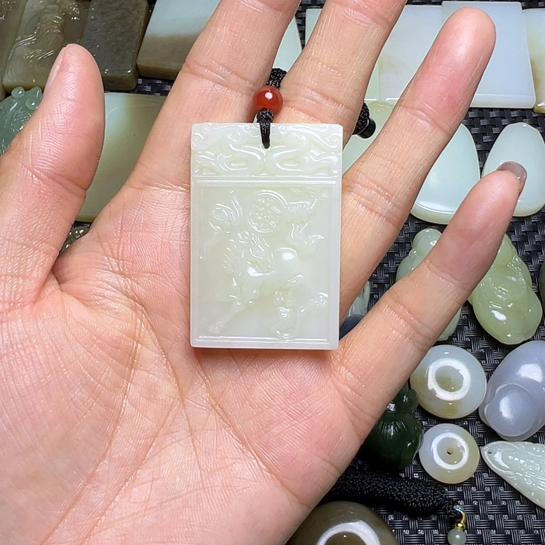 和田玉未镶嵌吊坠(不含链)不退不换，福利，卡45