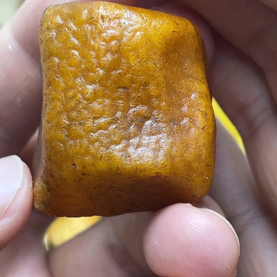未镶嵌定制琥珀L****n