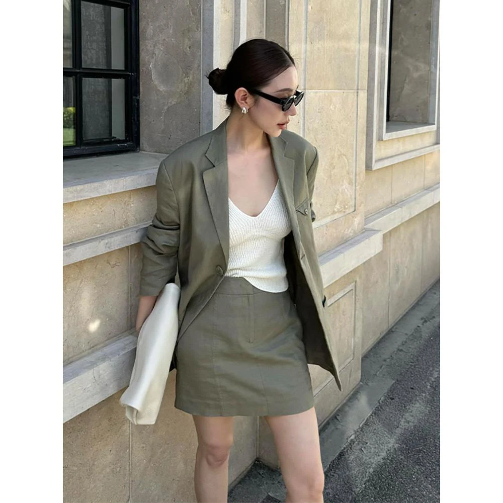 高级感绿色西装外套女春秋季2025新款韩版百搭时尚西服裙子两件套