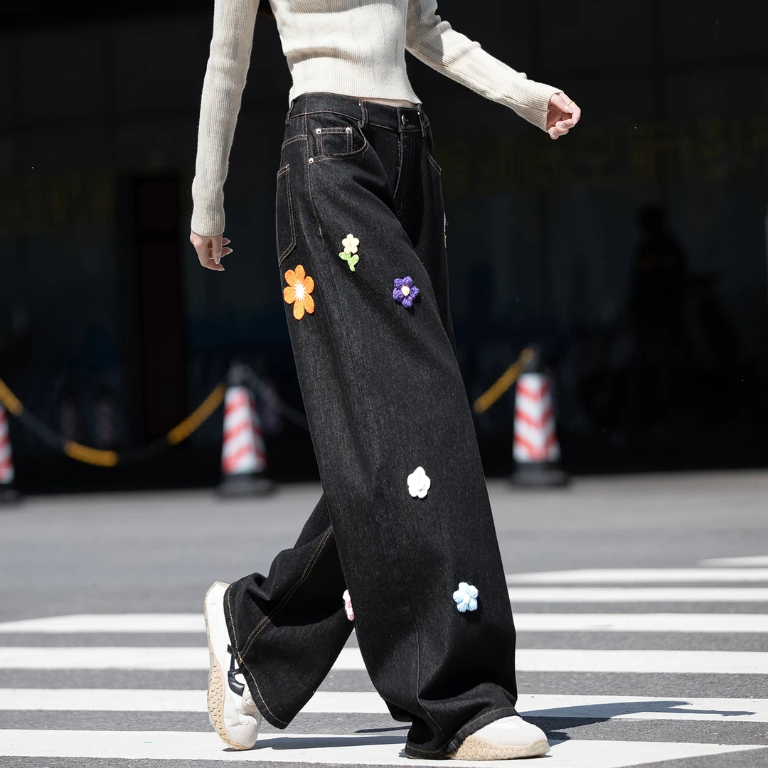 刺绣潮牌牛仔裤女款2025新款设计感秋冬显瘦直筒高腰宽松阔腿裤子