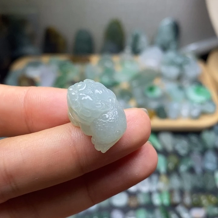 颈饰未镶嵌翡翠金蟾