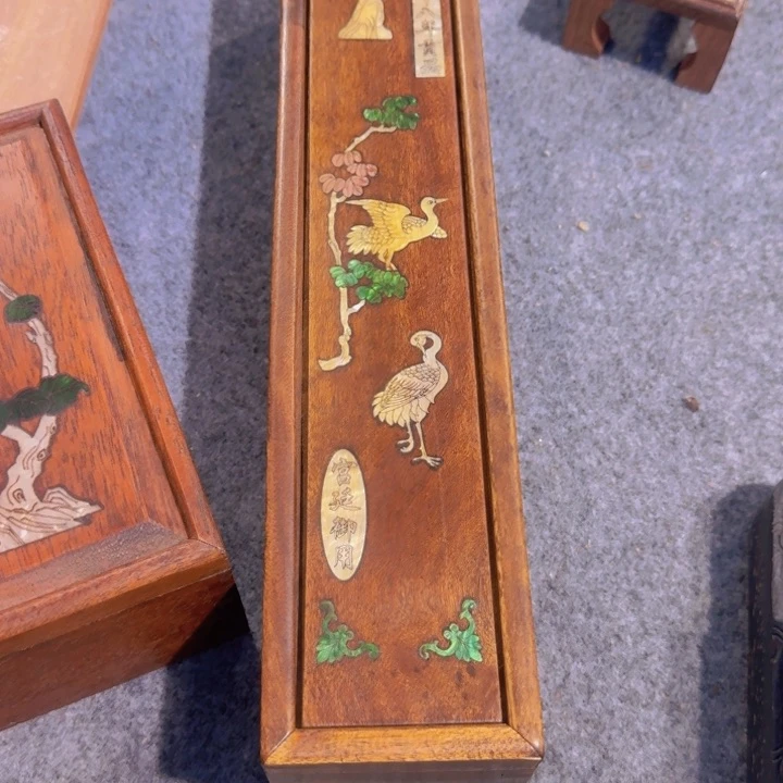 贡木箱得得得得得得