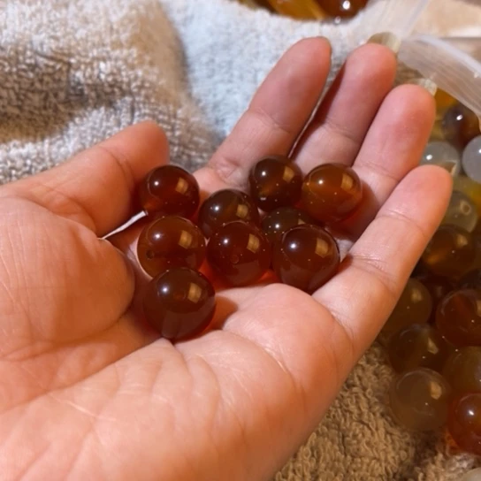 玛瑙/玉髓玛瑙珠子未镶嵌蛤**人