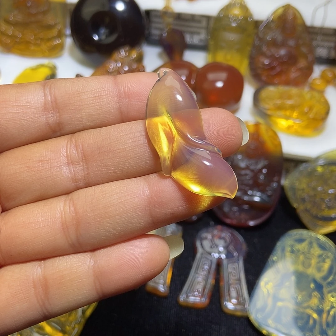 琥珀未镶嵌颈饰缅甸天然琥珀吊坠