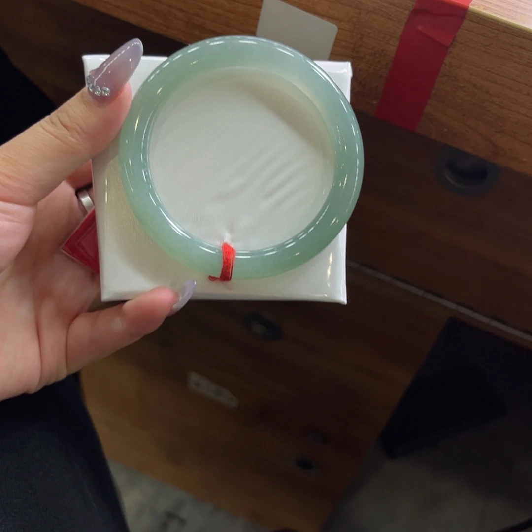 翡翠未镶嵌手镯57.5冰绿圆条