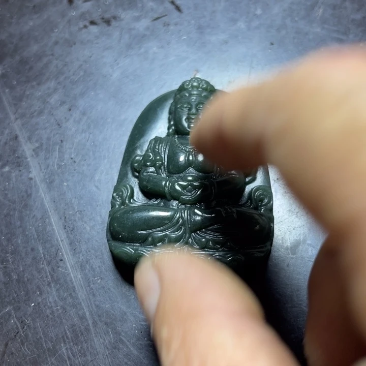 石英质玉未镶嵌颈饰